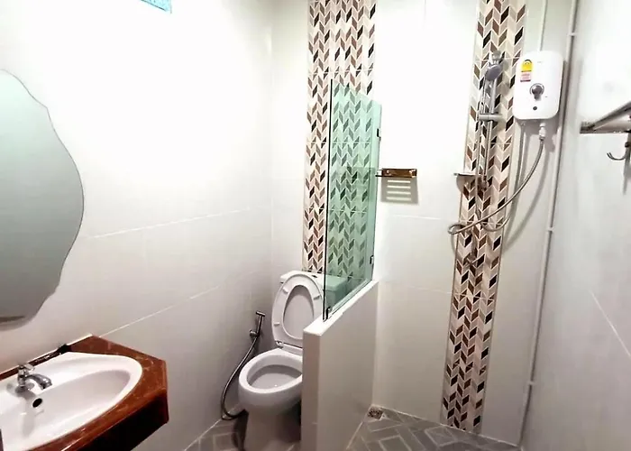 บ้านพัก Banpong Center Place 2*