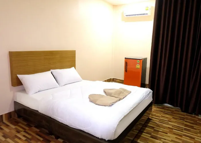บ้านพัก Banpong Center Place 2*